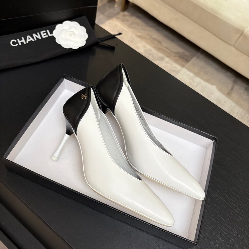 샤넬 클래식 더블 C 스틸레토 라운드토 힐 펌프스 001-278379