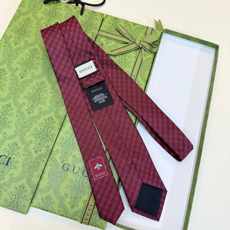 GUCCI 클래식 작은 G 로고 자카드 실크 넥타이 001-278437