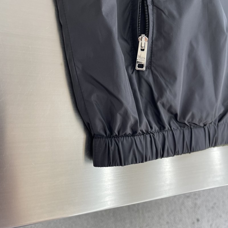 Prada Re-Nylon 스탠드칼라 양면 재킷 남성 001-278710