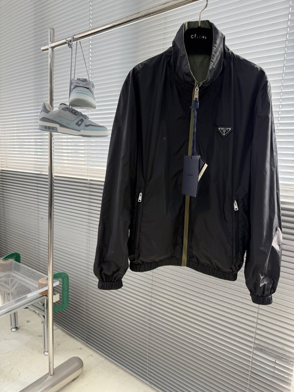 Prada Re-Nylon 스탠드칼라 양면 재킷 001-278712