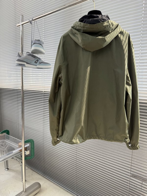 프라다 Re-Nylon 단색 양면 루즈핏 재킷 001-278765