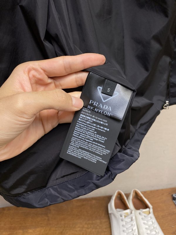 Prada 남성 로고 장식 자켓 001-278772