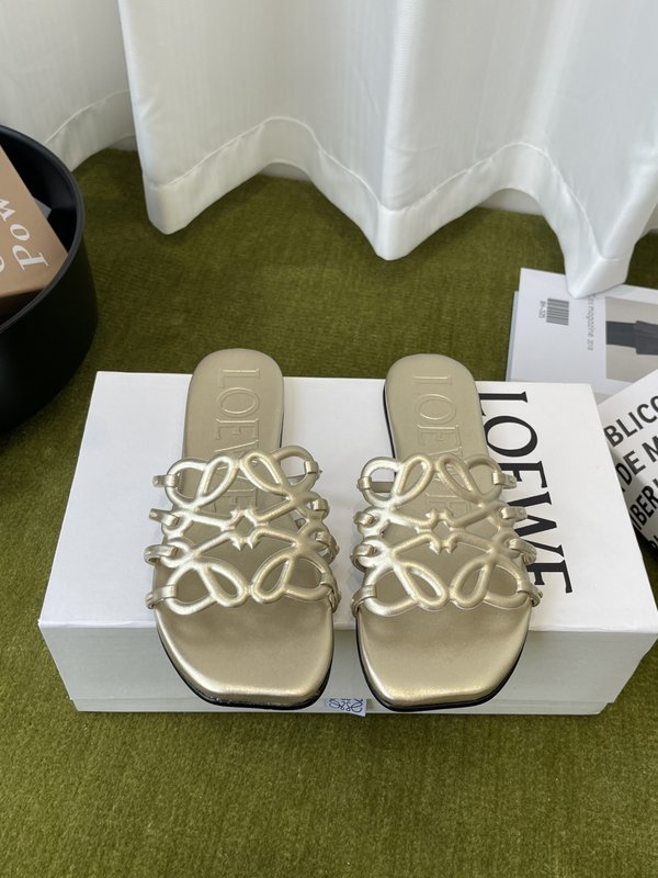 LOEWE 플랫 가죽 슬리퍼 001-278844