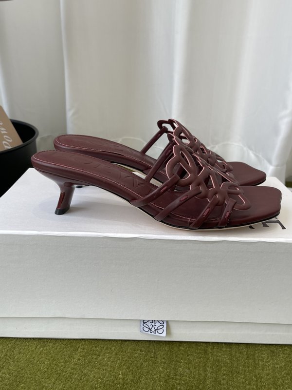 LOEWE 봄여름 신상 가죽 슬리퍼 001-278847