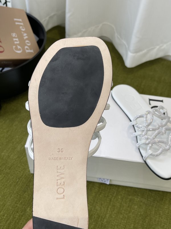 LOEWE 로에베 플랫 다이아몬드 슬리퍼 001-278856