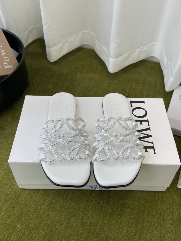 LOEWE 로에베 플랫 다이아몬드 슬리퍼 001-278856