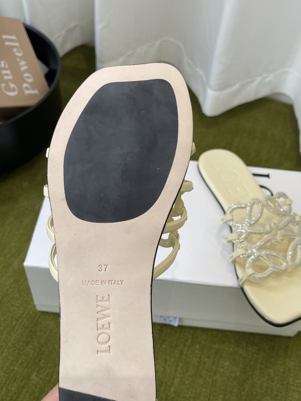 LOEWE 26SS 플랫 크리스탈 슬리퍼 001-278857