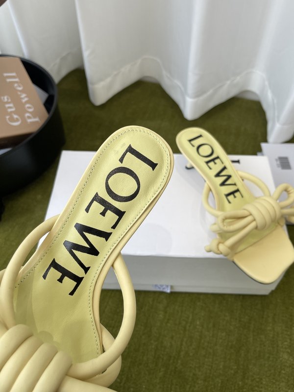 LOEWE 로에베 빈티지 스타일 미들힐 비치 슬리퍼 001-278876