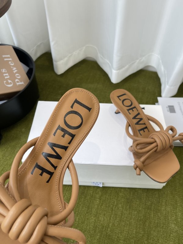 로에베 복고풍 미들힐 비치 슬리퍼 001-278877
