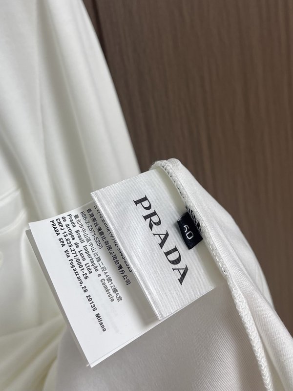 Prad 2026SS 봄 신상 삼각 로고 긴팔 티셔츠 001-278918