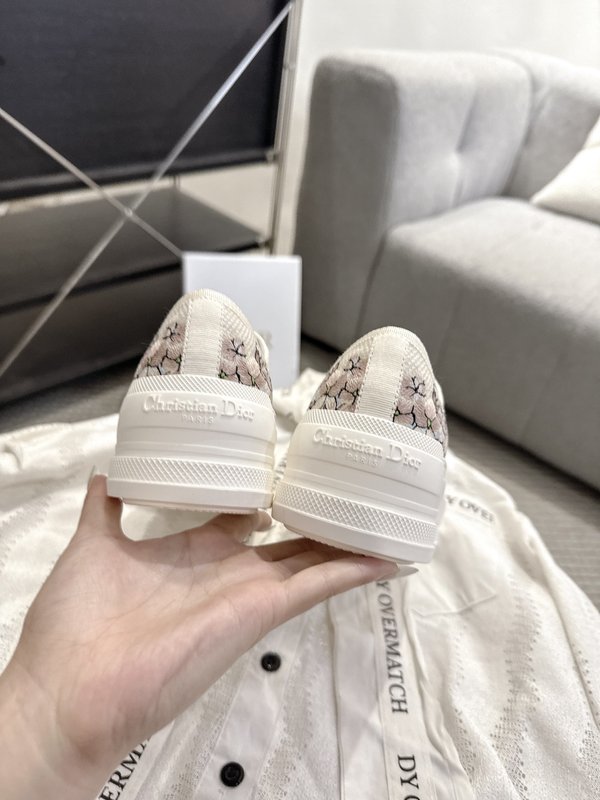 디올 최신 컬러 두꺼운 밑창 자수 캐주얼화 001-279047