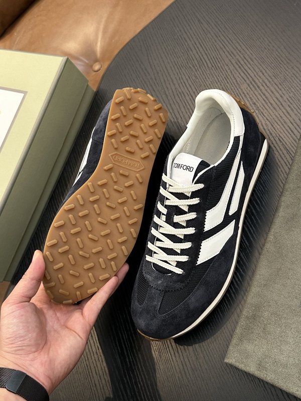 TOMFORD Cambridge 소가죽 로우탑 스니커즈 001-279230