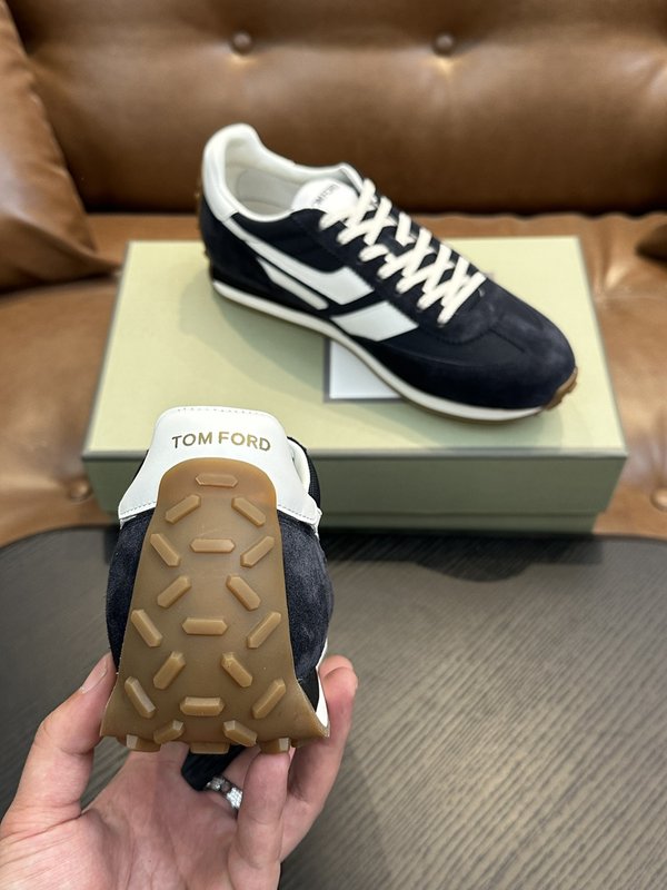 TOMFORD Cambridge 소가죽 로우탑 스니커즈 001-279230