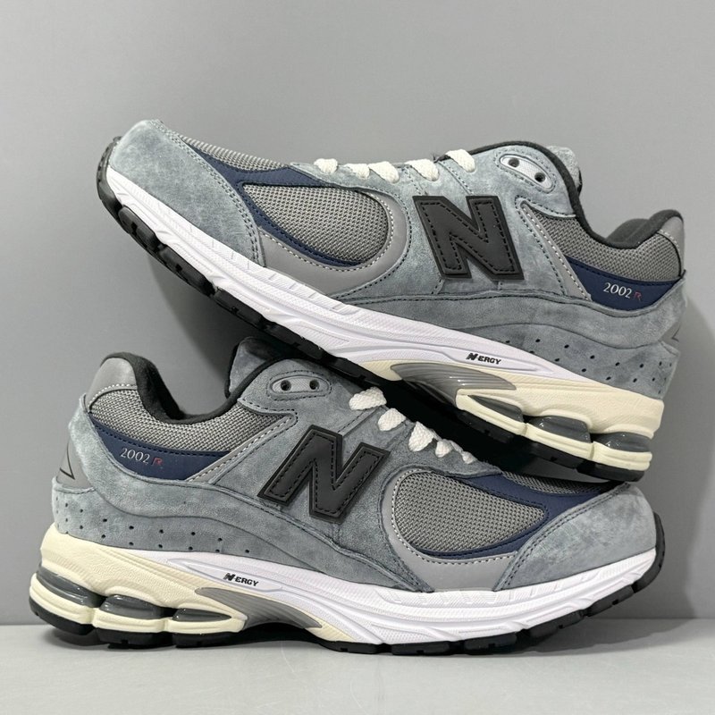 뉴발란스 NB2002R JJJJound 콜라보 러닝화 001-279693
