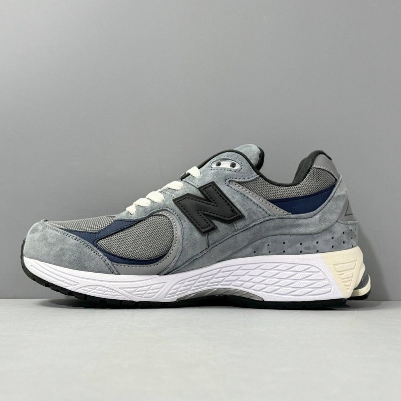 뉴발란스 NB2002R JJJJound 콜라보 러닝화 001-279693