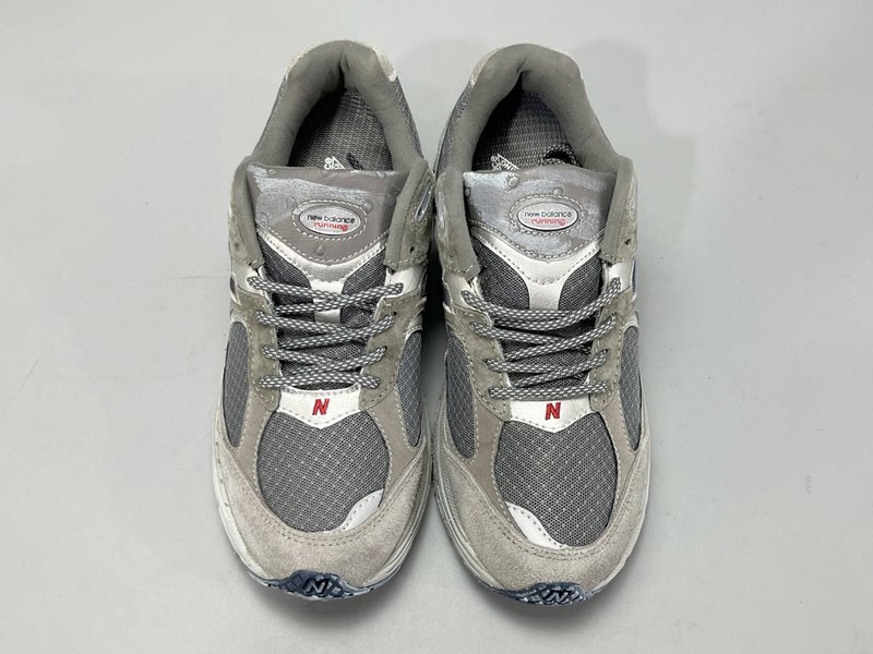 뉴발란스 NB2002R 레트로 캐주얼 러닝화 001-279719
