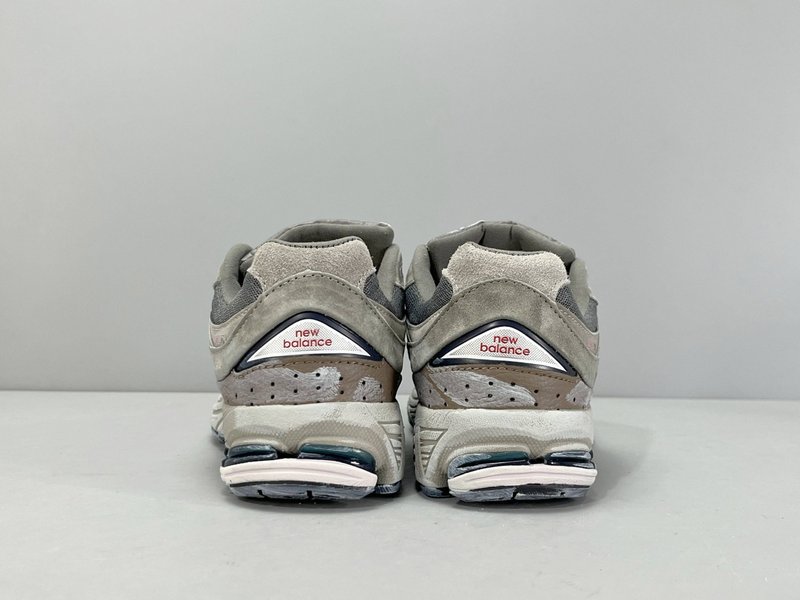 뉴발란스 NB2002R 레트로 캐주얼 러닝화 001-279719