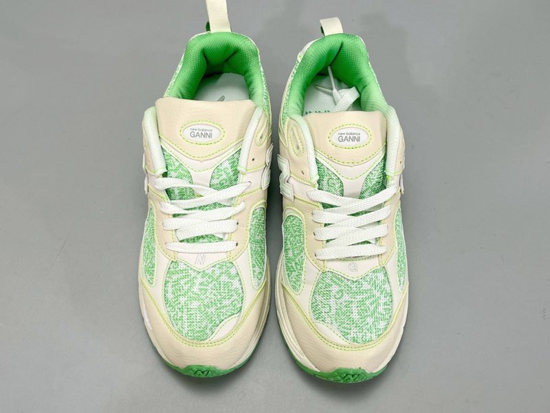 New Balance 2002R 레트로 캐주얼 운동화 001-279723