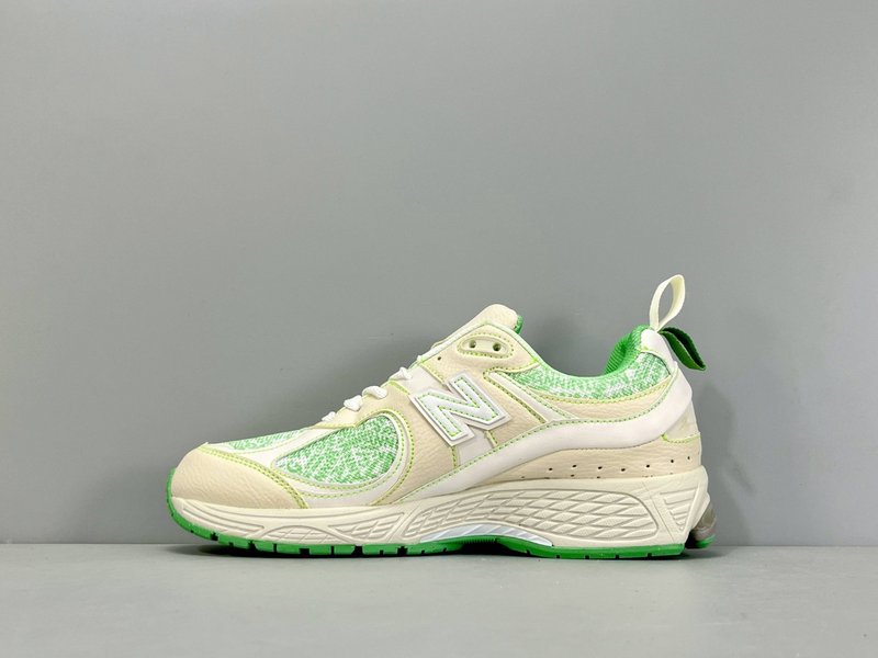 New Balance 2002R 레트로 캐주얼 운동화 001-279723