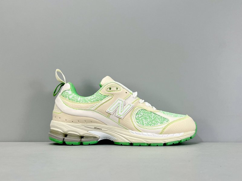New Balance 2002R 레트로 캐주얼 운동화 001-279723