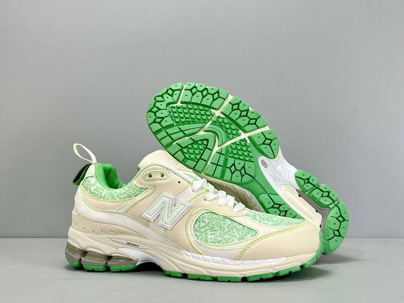 New Balance 2002R 레트로 캐주얼 운동화 001-279723