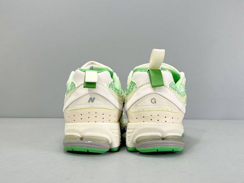 New Balance 2002R 레트로 캐주얼 운동화 001-279723