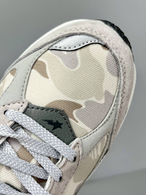 뉴발란스 BAPE 콜라보 레트로 러닝화 001-279724