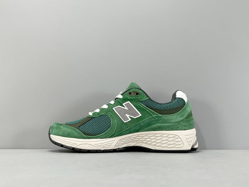 뉴발란스 NB2002R 레트로 캐주얼 로우탑 러닝화 001-279735