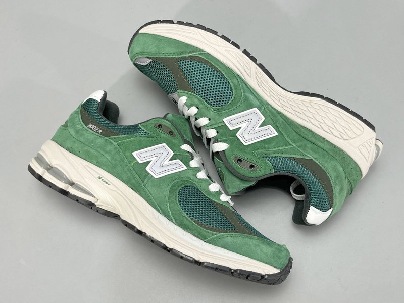 뉴발란스 NB2002R 레트로 캐주얼 로우탑 러닝화 001-279735