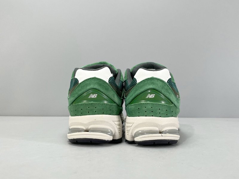 뉴발란스 NB2002R 레트로 캐주얼 로우탑 러닝화 001-279735