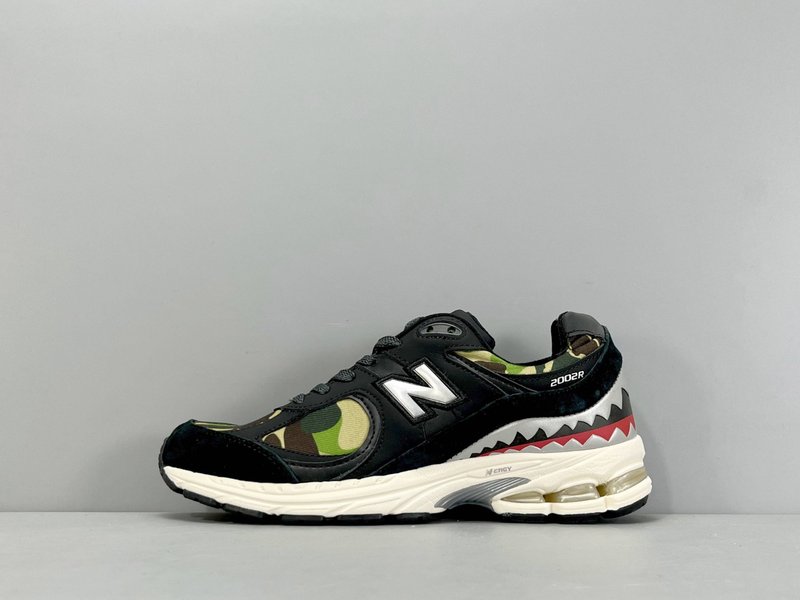 뉴발란스 BAPE 콜라보 레트로 로우탑 러닝화 001-279742