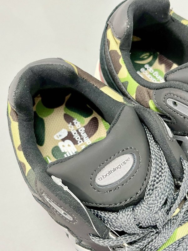 뉴발란스 BAPE 콜라보 레트로 로우탑 러닝화 001-279742
