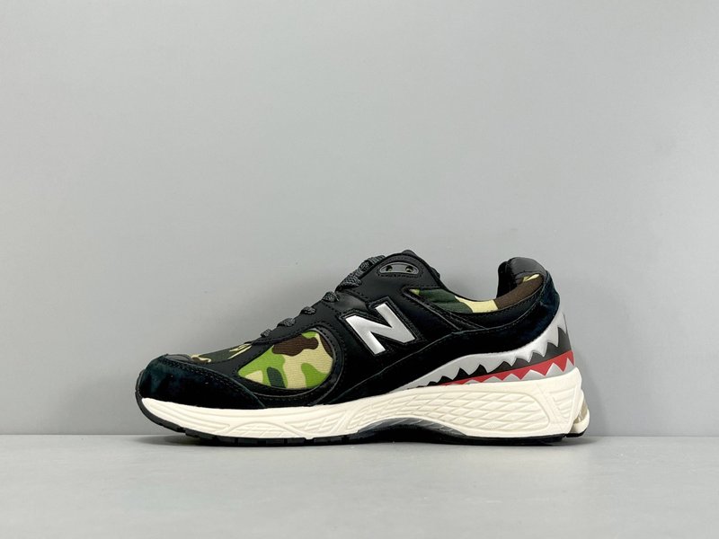 뉴발란스 BAPE 콜라보 레트로 로우탑 러닝화 001-279742