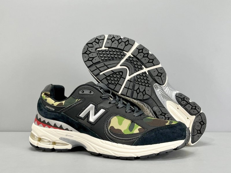 뉴발란스 BAPE 콜라보 레트로 로우탑 러닝화 001-279742