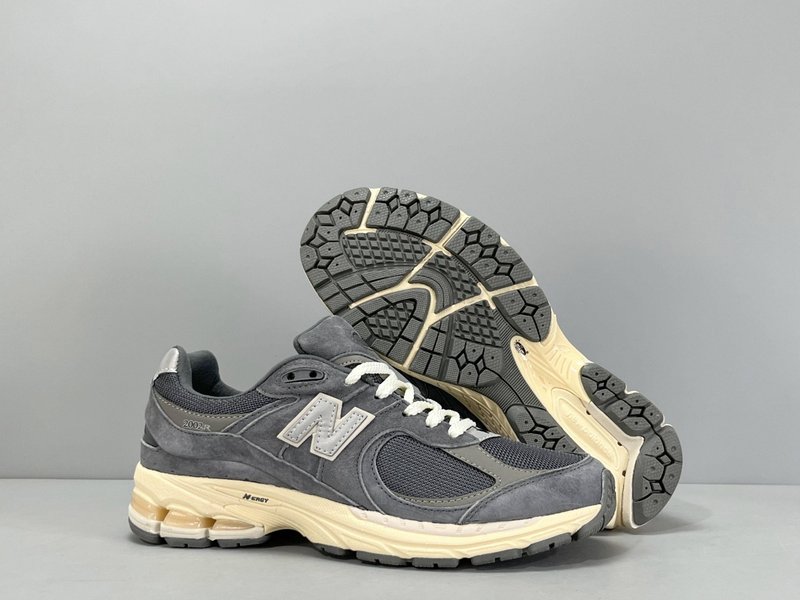 New Balance NB2002R 레트로 로우탑 러닝 001-279745