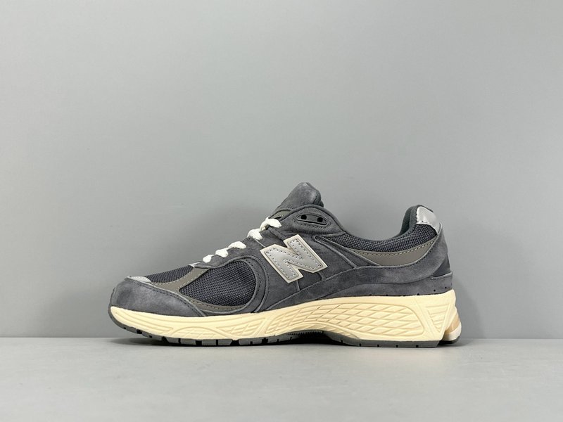 New Balance NB2002R 레트로 로우탑 러닝 001-279745