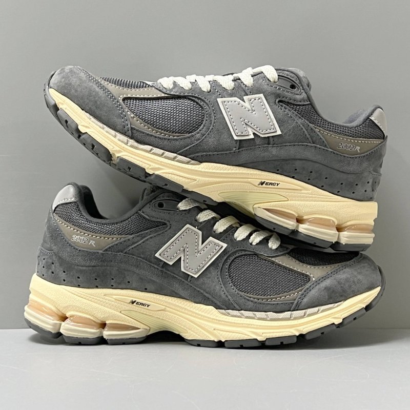 뉴발란스 NB 레트로 로우탑 러닝화 001-279748