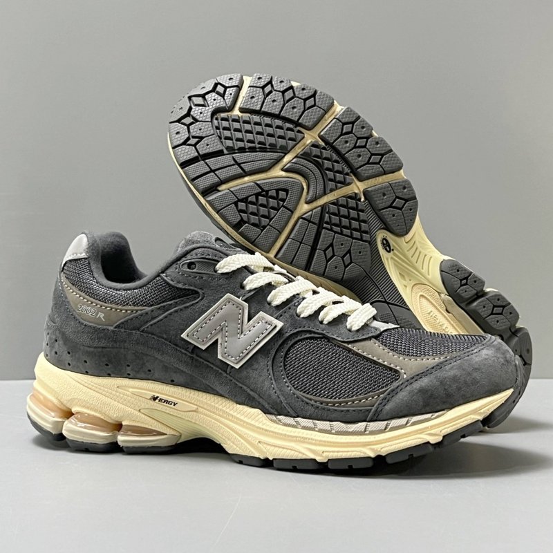 뉴발란스 NB 레트로 로우탑 러닝화 001-279748