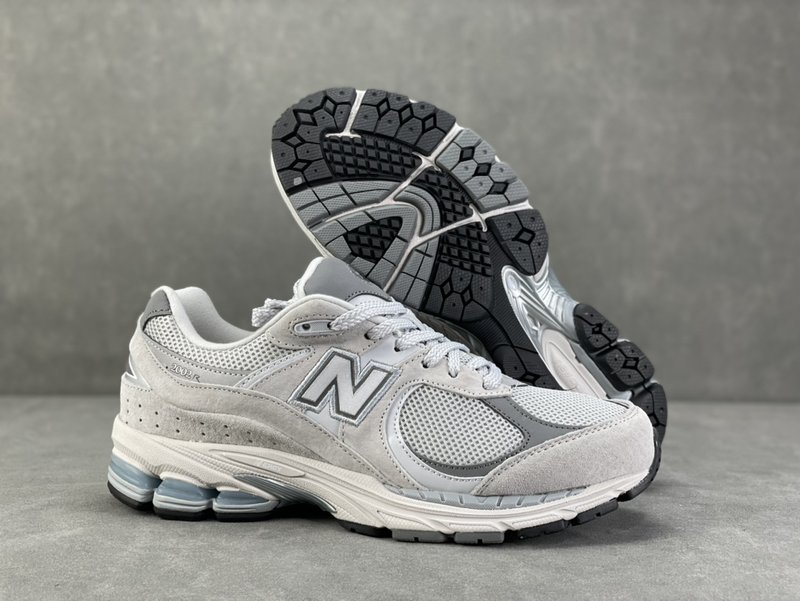 New Balance 2002R 레트로 스니커즈 001-279751