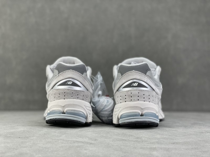 New Balance 2002R 레트로 스니커즈 001-279751