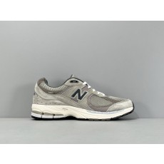 뉴발란스 NB2002R 레트로 캐주얼 러닝화 001-279756