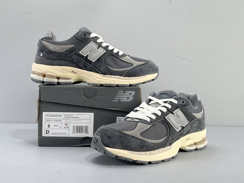 뉴발란스 NB2002R 레트로 러닝화 001-279763