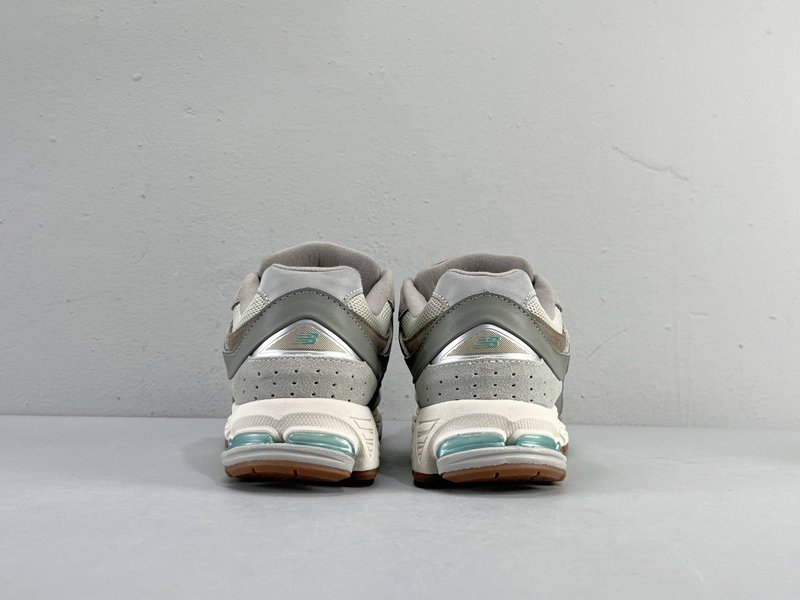 뉴발란스 협업 로우탑 러닝화 001-279774