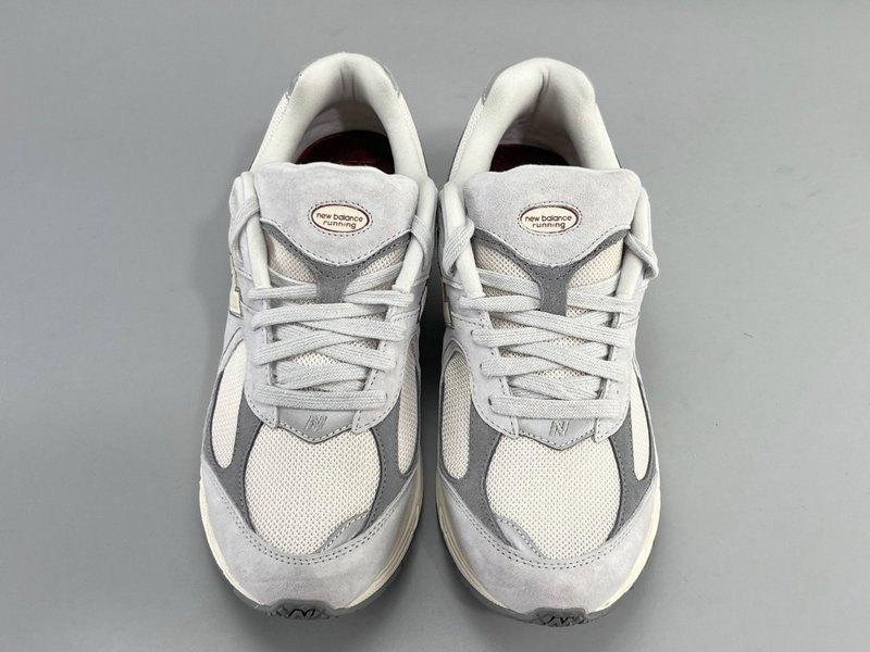 뉴발란스 2002R 레트로 로우탑 러닝화 001-279777