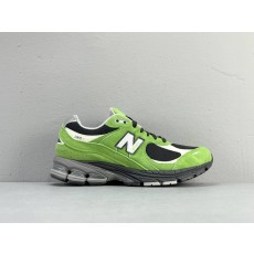 뉴발란스 NB2002R 로우탑 러닝화 001-279778