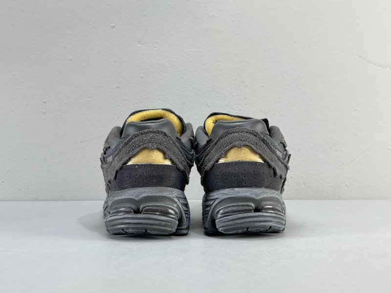 뉴발란스 디컨스트럭트 그레이 러닝화 001-279784