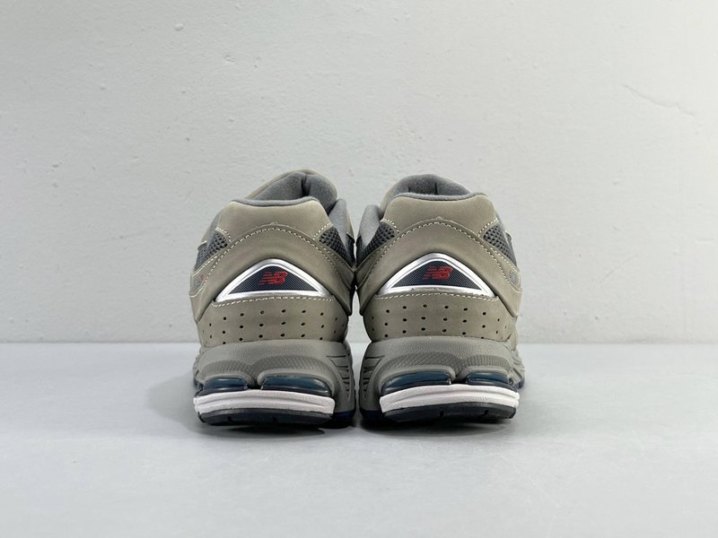 뉴발란스 2002R 레트로 운동화 001-279787