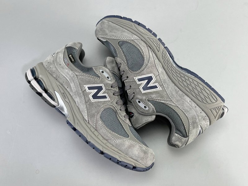 뉴발란스 2002R 고어텍스 로우탑 운동화 001-279790