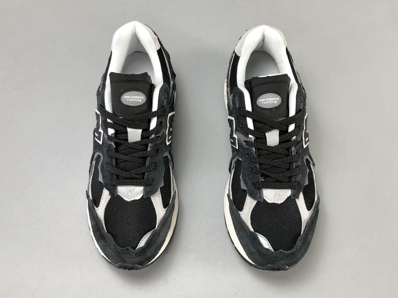 NB 2002R 흑백 런닝화 001-279793