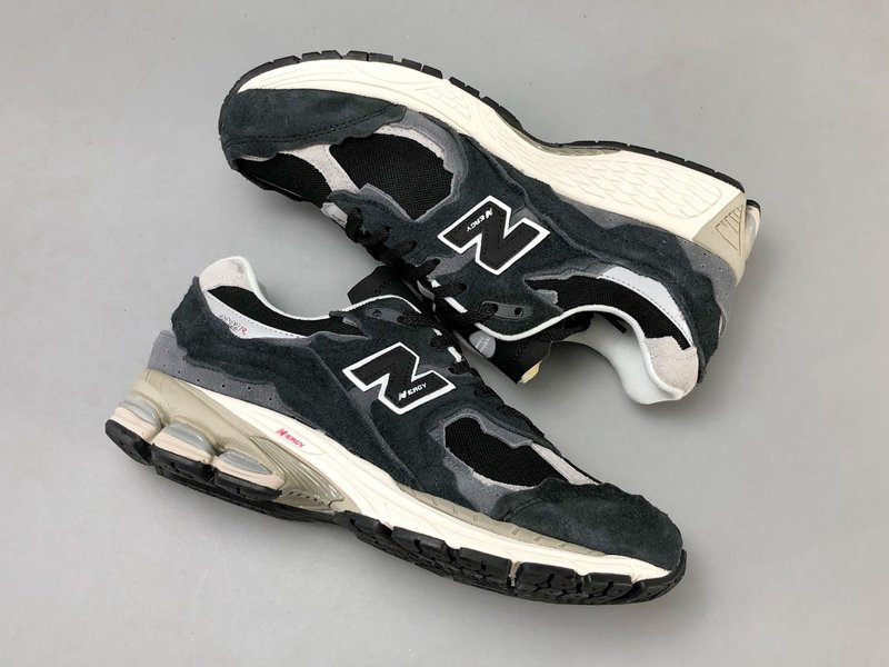 NB 2002R 흑백 런닝화 001-279793